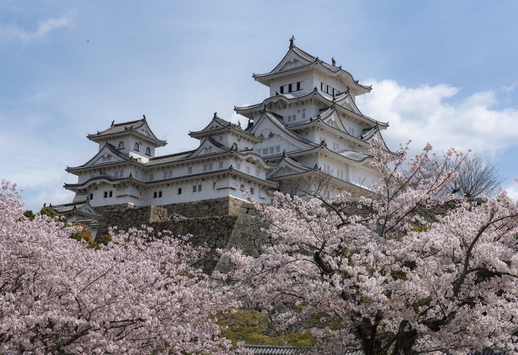 heritage, japan, castle, himeji, white, heron, history, tourism, nature, architecture, feudal, asia, ancient, sky, unesco, fortress, landmark, famous, roofing, japan, japan, japan, japan, japan-5430081.jpg