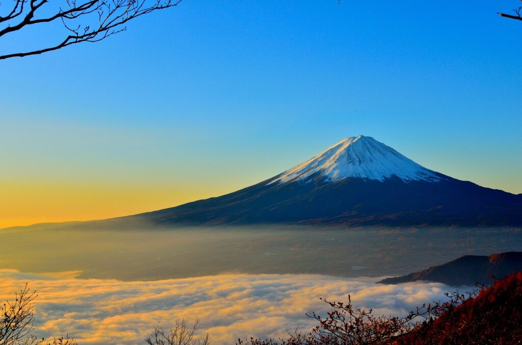 mountain, volcano, peak, summit, countryside, sea of clouds, scenery, scenic, idyllic, mount fuji, japan, mountain, mountain, mountain, japan, japan, japan, nature, japan, japan-477832.jpg